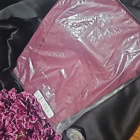 BEBE Clean Sateen Flare Maroon Trousers Women's Size 29 NEW - Picture 6 of 9